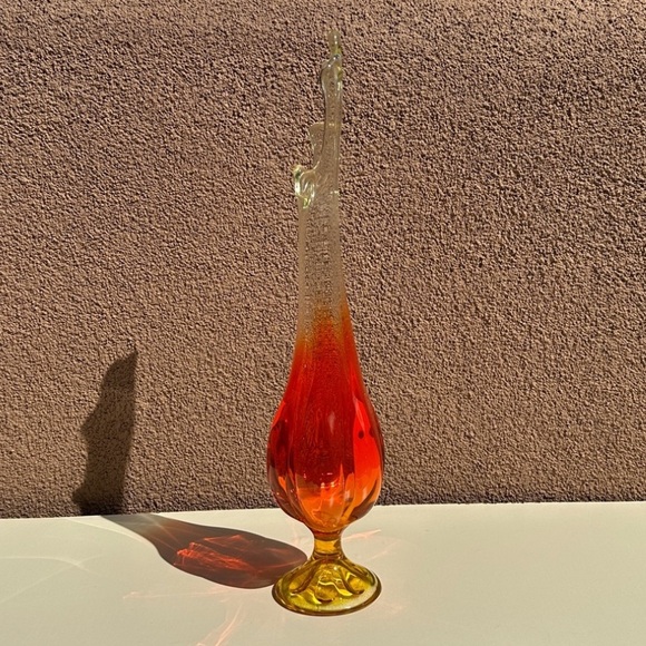 Viking Amberina 15.5” Swung Vase 6 Petal Mid Century Art Glass - Picture 10 of 12